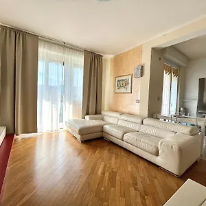 https://appartamento-puccini-a-6-minuti-dalla-stazione-centrale.hotelitalianriviera.com