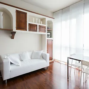 Studio Downtown Fantastic Area Apartamento Milán